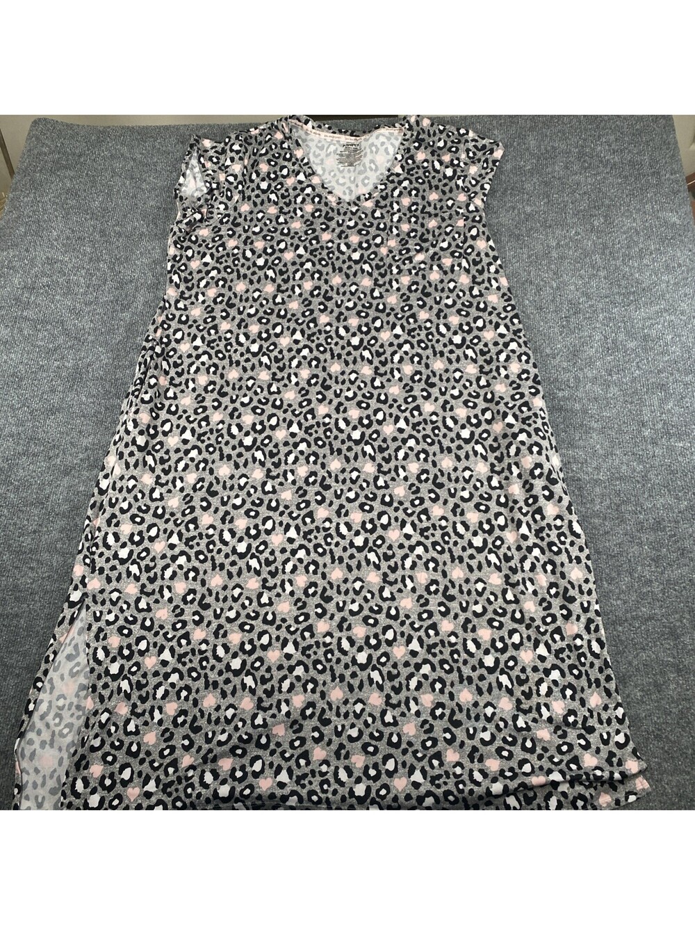 Joyspun Women's Plus 2X White Pink Cheetah Print Short Sleeve Sleepshirt Long Ah